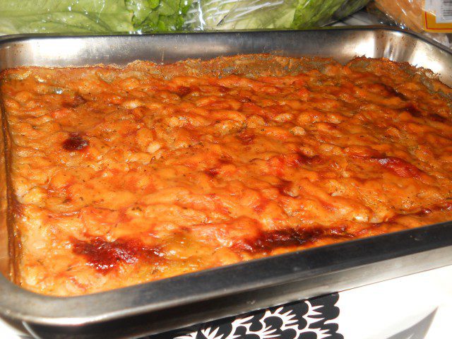 Pečeni pasulj u rerni sa lukom i paradajzom