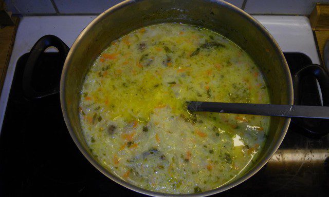 Supa sa lopticama sa rezancima i pirinčem