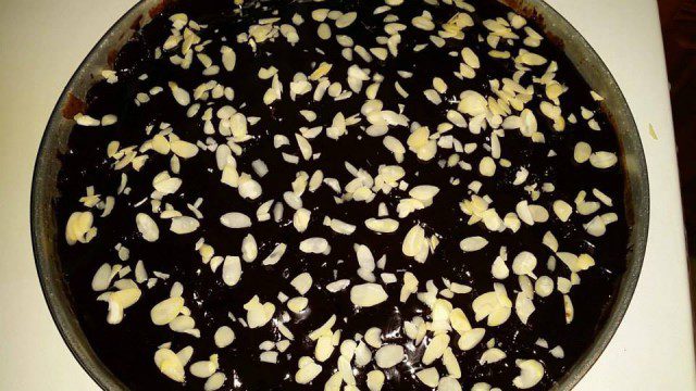 Čokoladni kolač sa tikvicama