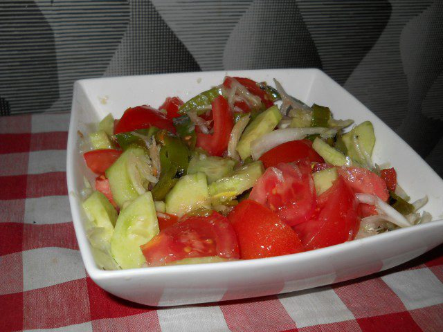 Letnja seoska salata