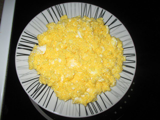 Seoska kaša sa jajima i sirom