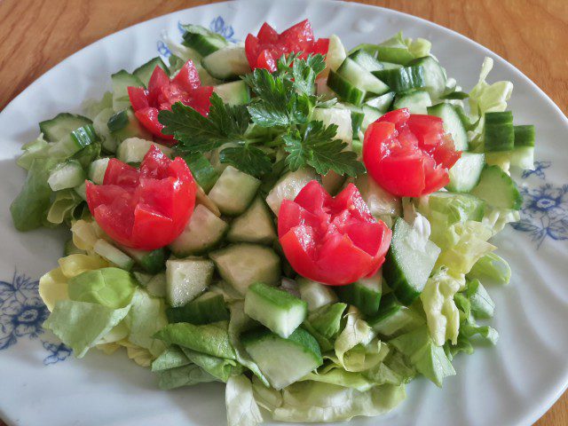 Salata trokadero sa čeri paradajzom