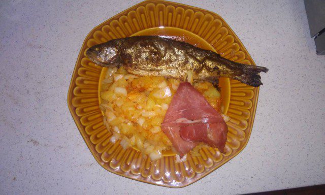 Riba pastrmka sa ukusnim sosom