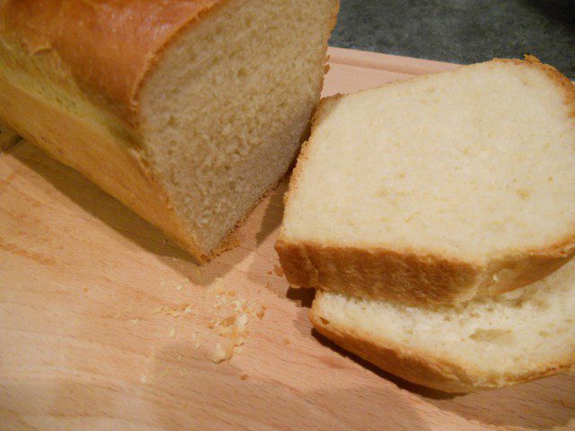 Beli francuski hleb za sendviče