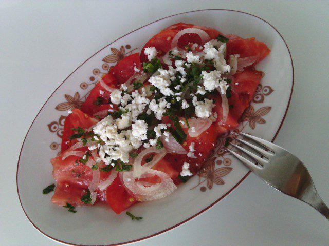 Ređana salata s paradajzom