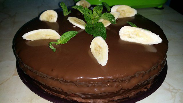 Ekspresna torta sa čokoladom i bananama