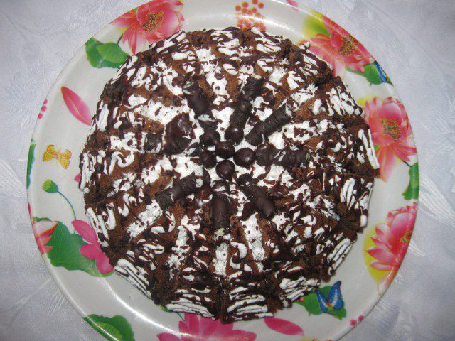 Kakao torta sa kremom od pavlake i voćem