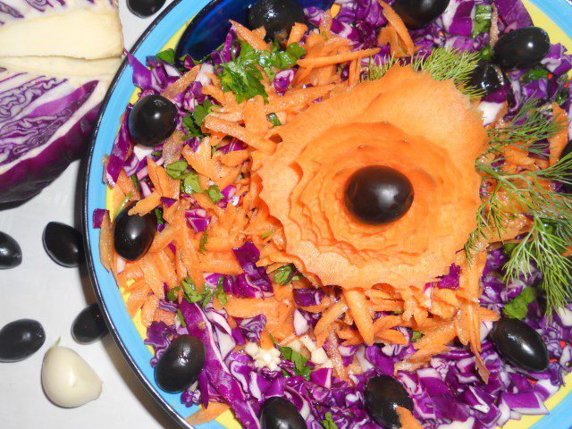 Salata od crvenog kupusa za tanak struk