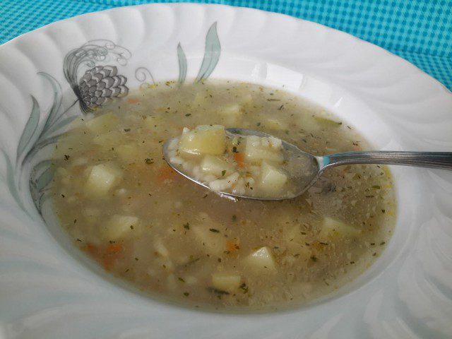 Jednostavna supa sa pirinčem i krompirom