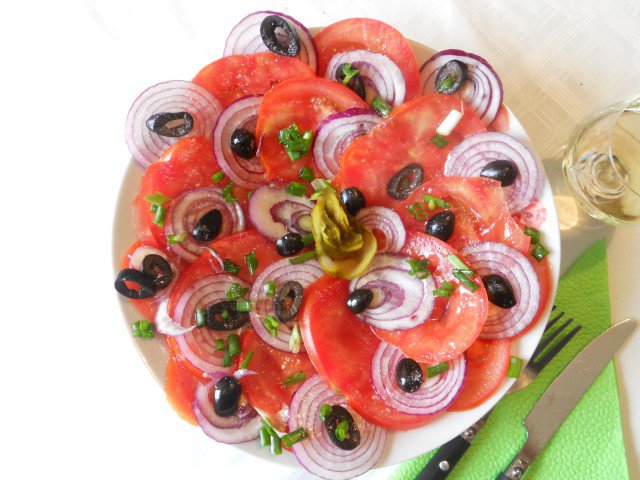 Ređana salata od paradajza za rakiju