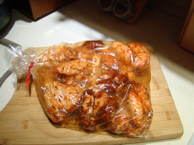 Pileća krilca sa začinima i medom u kesi za pečenje