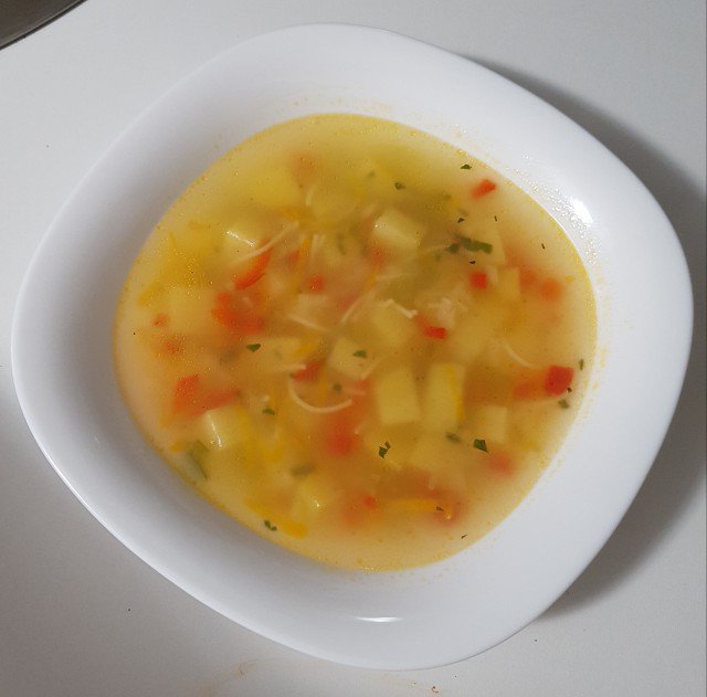 Supa od povrća sa sirom i maslacem