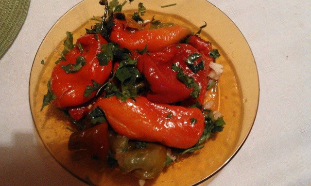 Salata od pečenih paprika za zimu