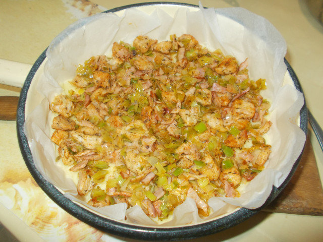 Torta od krompira sa prazilukom i svinjskim mesom