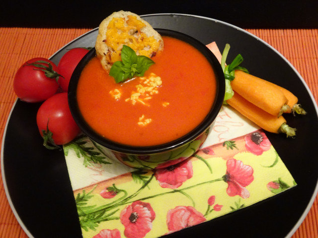 Krem-supa od paradajza sa šargarepom