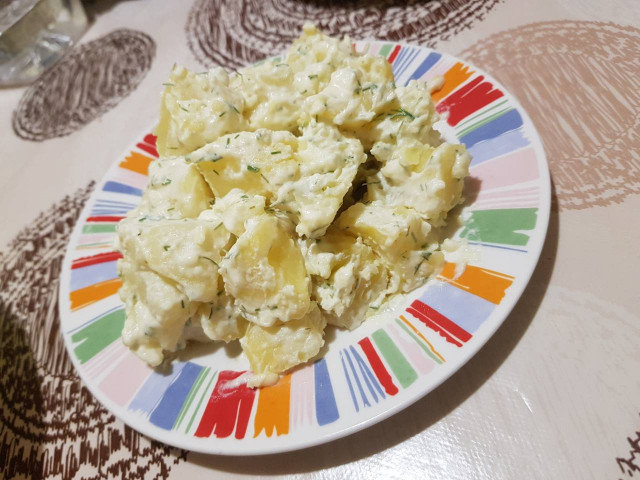 Salata od krompira sa dresingom od gorgonzole