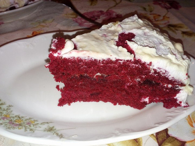 Torta Crveni somot sa pavlakom