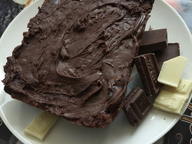Jednostavan čokoladni kolač bez pečenja