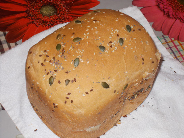 Tipski hleb sa semenkama u mini pekari