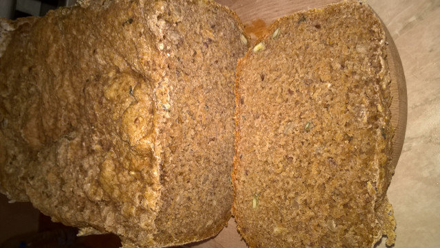 Jednostavan integralni hleb u mini pekari