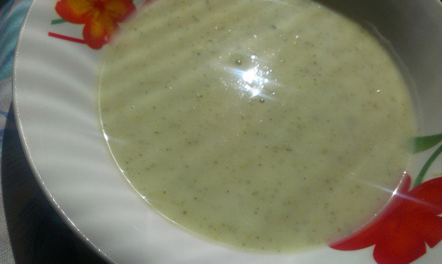 Mlečna supa sa brokolijem i karfiolom