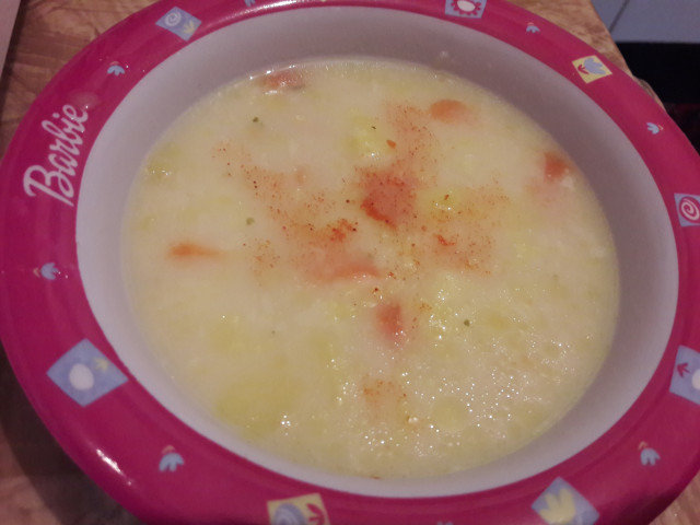 Krem supa sa krompirom i svežim mlekom