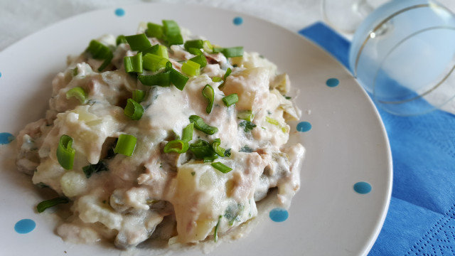 Salata sa krompirom i tunjevinom