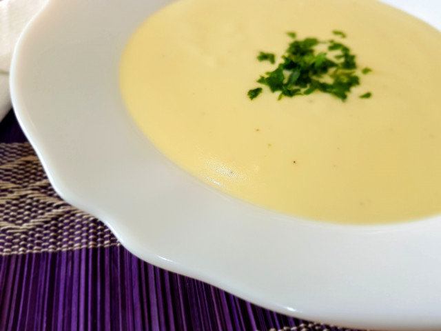 Krem supa sa karfiolom i prazilukom