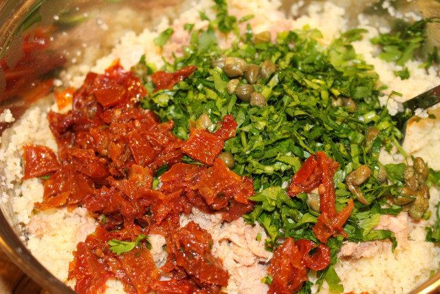 Praznična salata sa kuskusom i tunjevinom