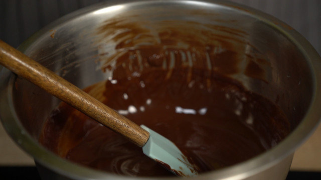 Čokoladni krem sa lešnicima i pavlakom