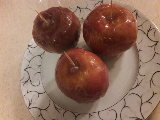 Karamelizovane jabuke