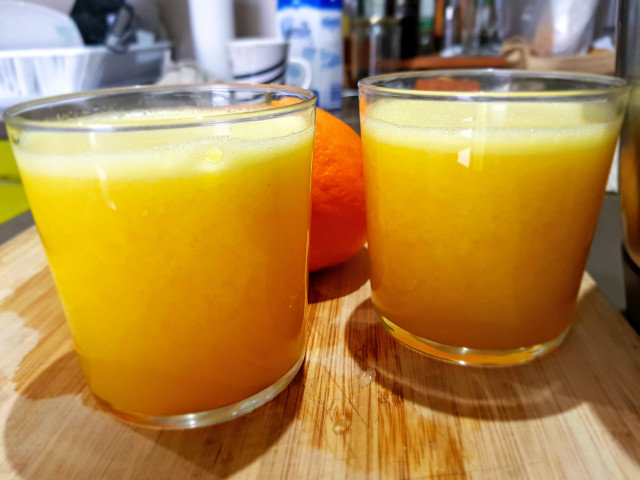 Prirodni sok od mandarine i pomorandže