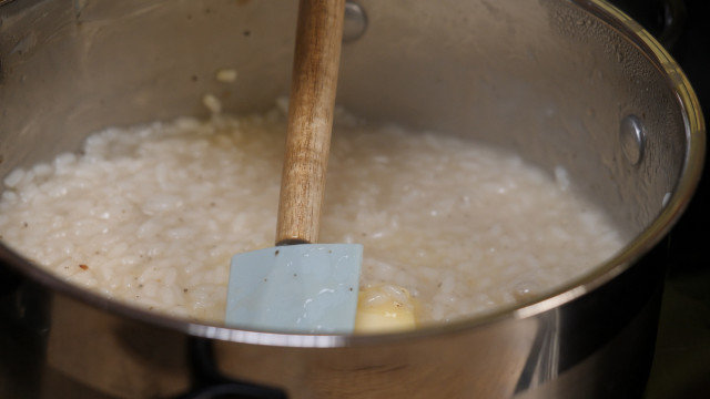 Pileći bataci u kari sosu sa pirinčem i đumbirom