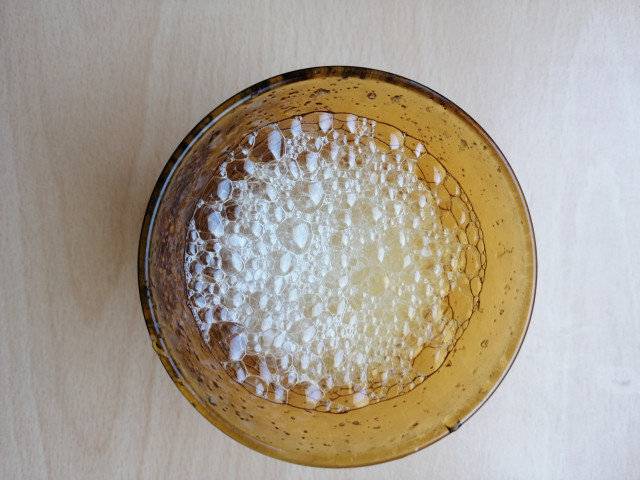Mešavina meda, limuna i soda kod bolnog grla