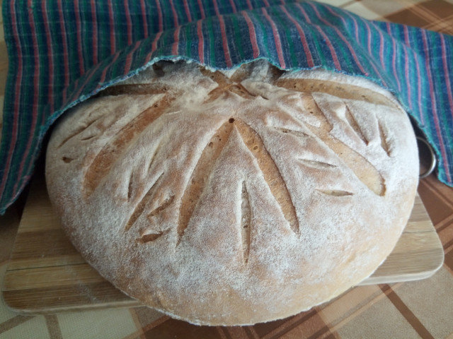 Domaći hleb sa tri vrste brašna