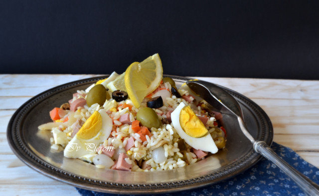 Pirinčana salata sa tunjevinom i povrćem