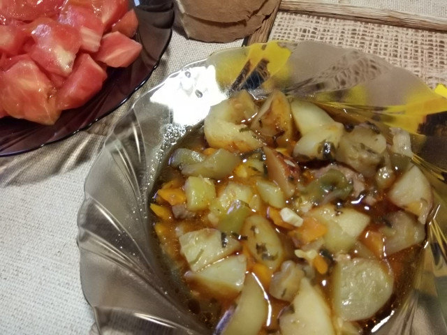 Veganski đuveč sa krompirom, paprikama i patlidžanom