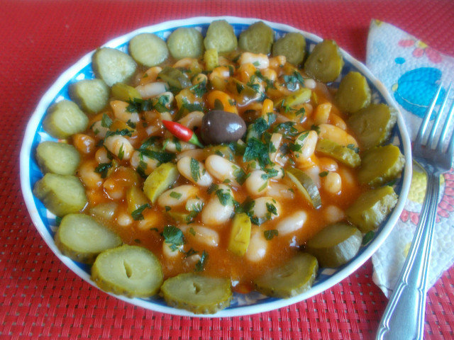 Božićna salata od pasulja