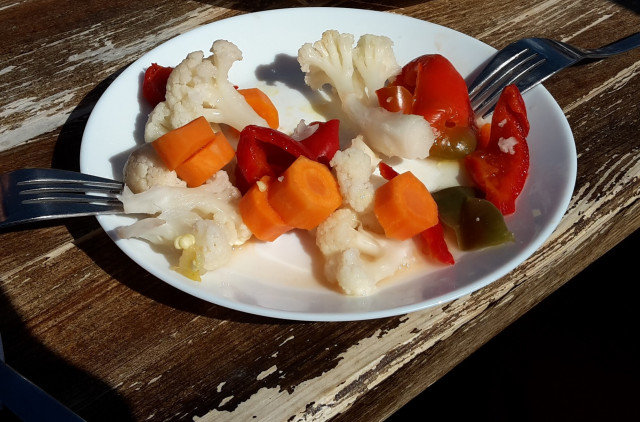 Turšija od paprika, šargarepe i karfiola