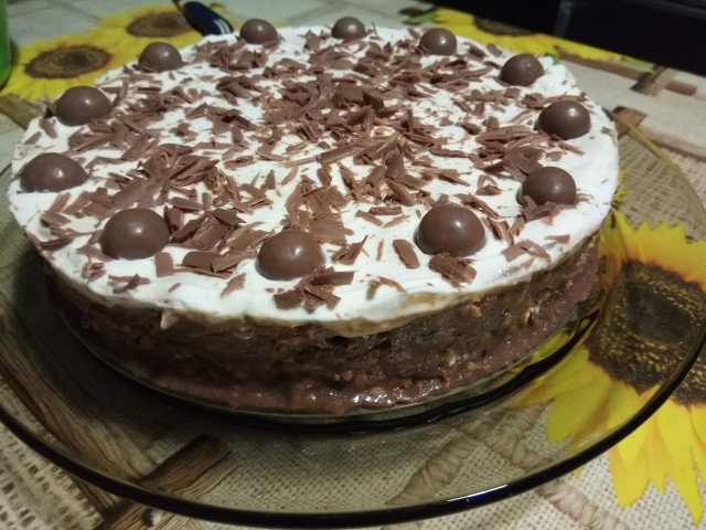 Keks torta sa alvom i čokoladom