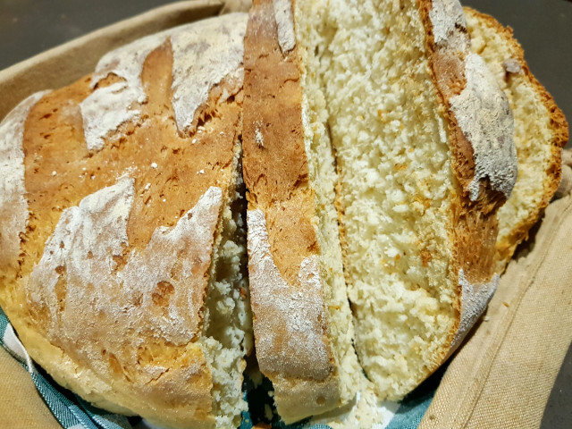 Seoski hleb sa belim lukom