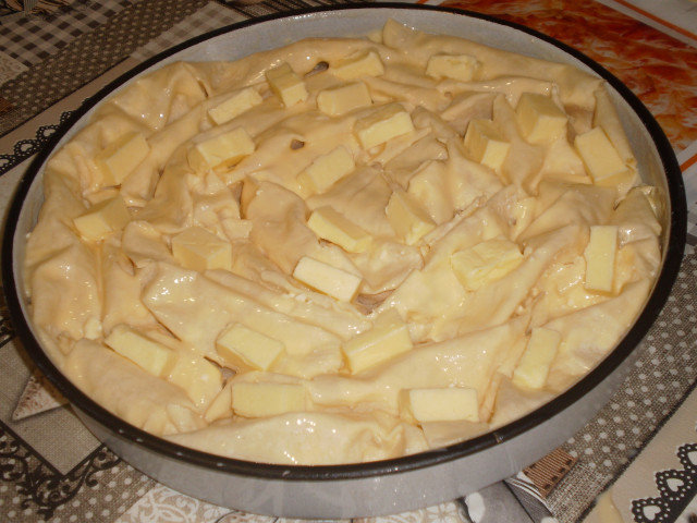 Pita savijača sa sirom i maslacem