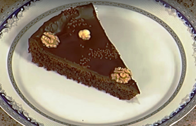 Francuska čokoladna torta sa orasima