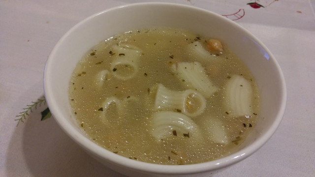 Supa sa makaronama, leblebijama i biljkama