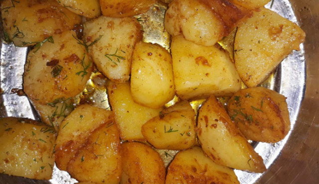 Krompir sote sa mirođijom i belim lukom