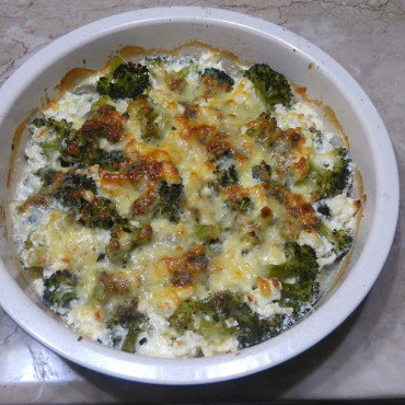 Brokoli sa pavlakom i sirom