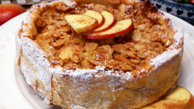Šarden - torta od badema sa kremom od jabuka i lisnatim testom