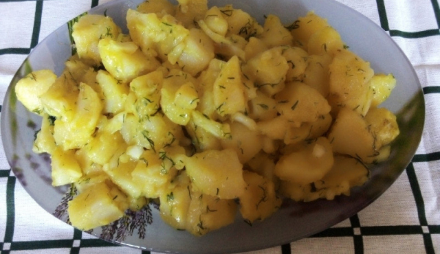 Krompir salata sa krukumom i mirođijom