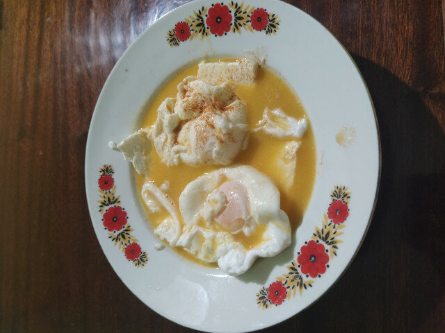 Poširana jaja sa maslacem i alevom paprikom