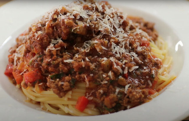 Špagete sa umakom od mesa